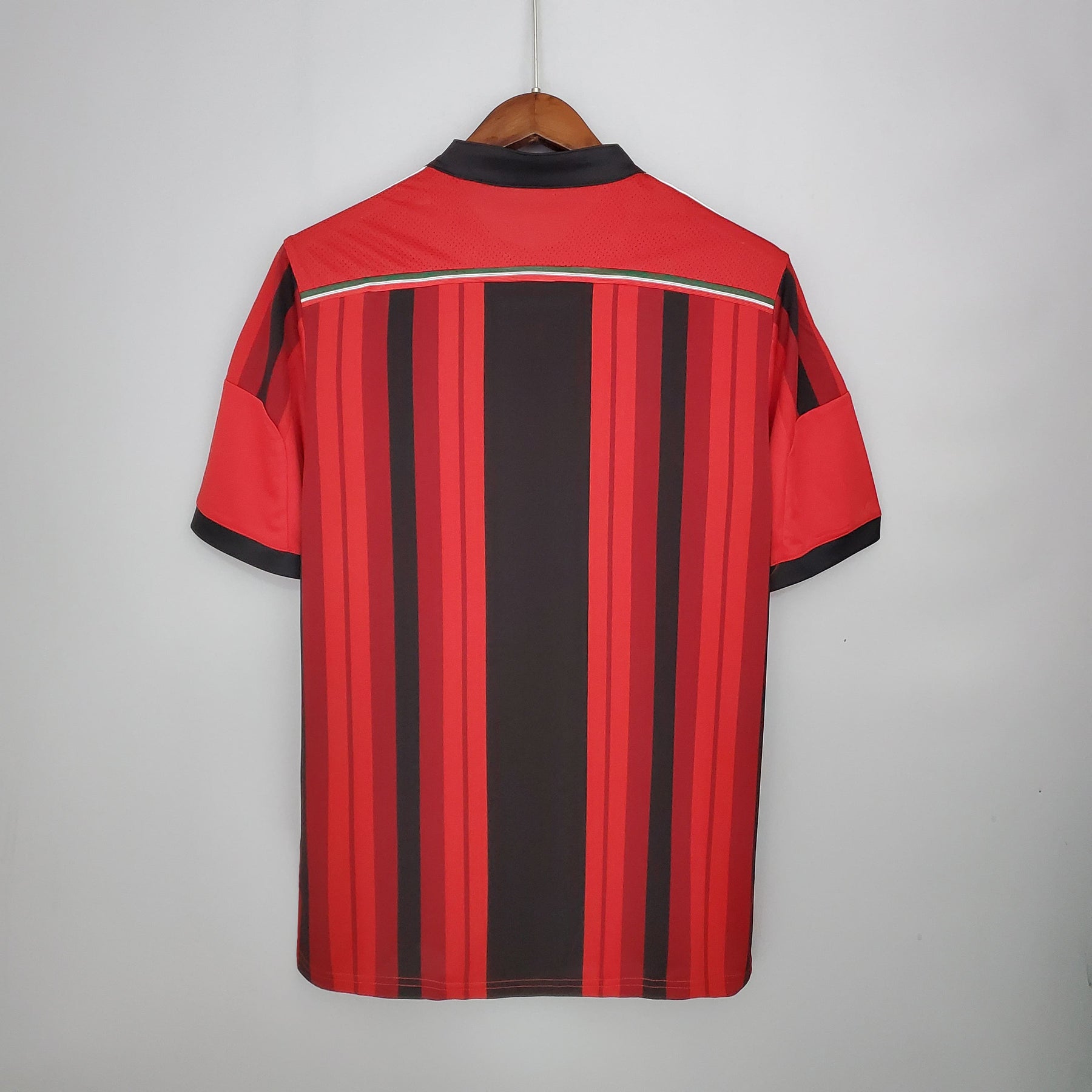 Camisa Retrô AC Milan 14/15 – Modelo Home