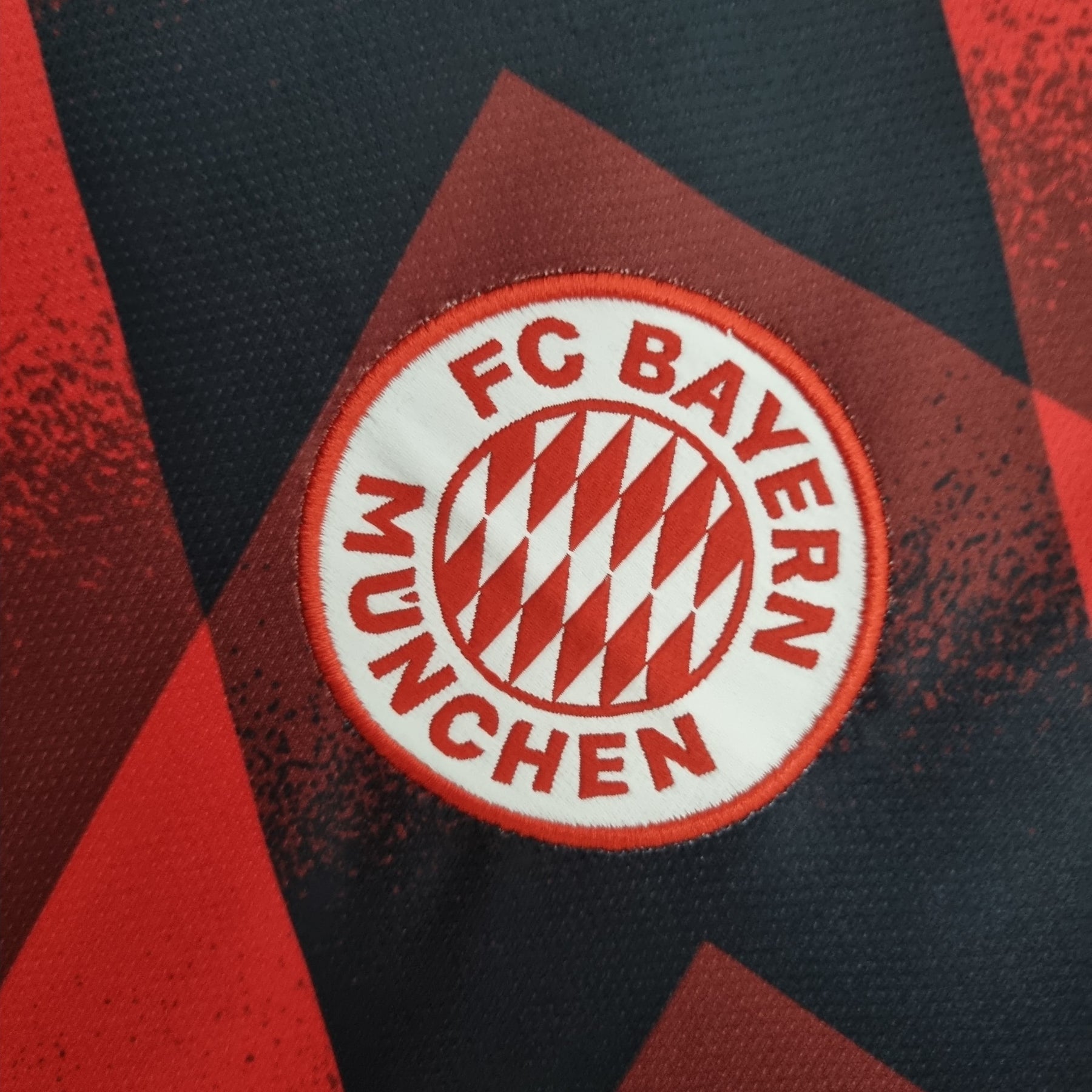 Camisa de Treino Bayern de Munique 22/23 – Vermelho