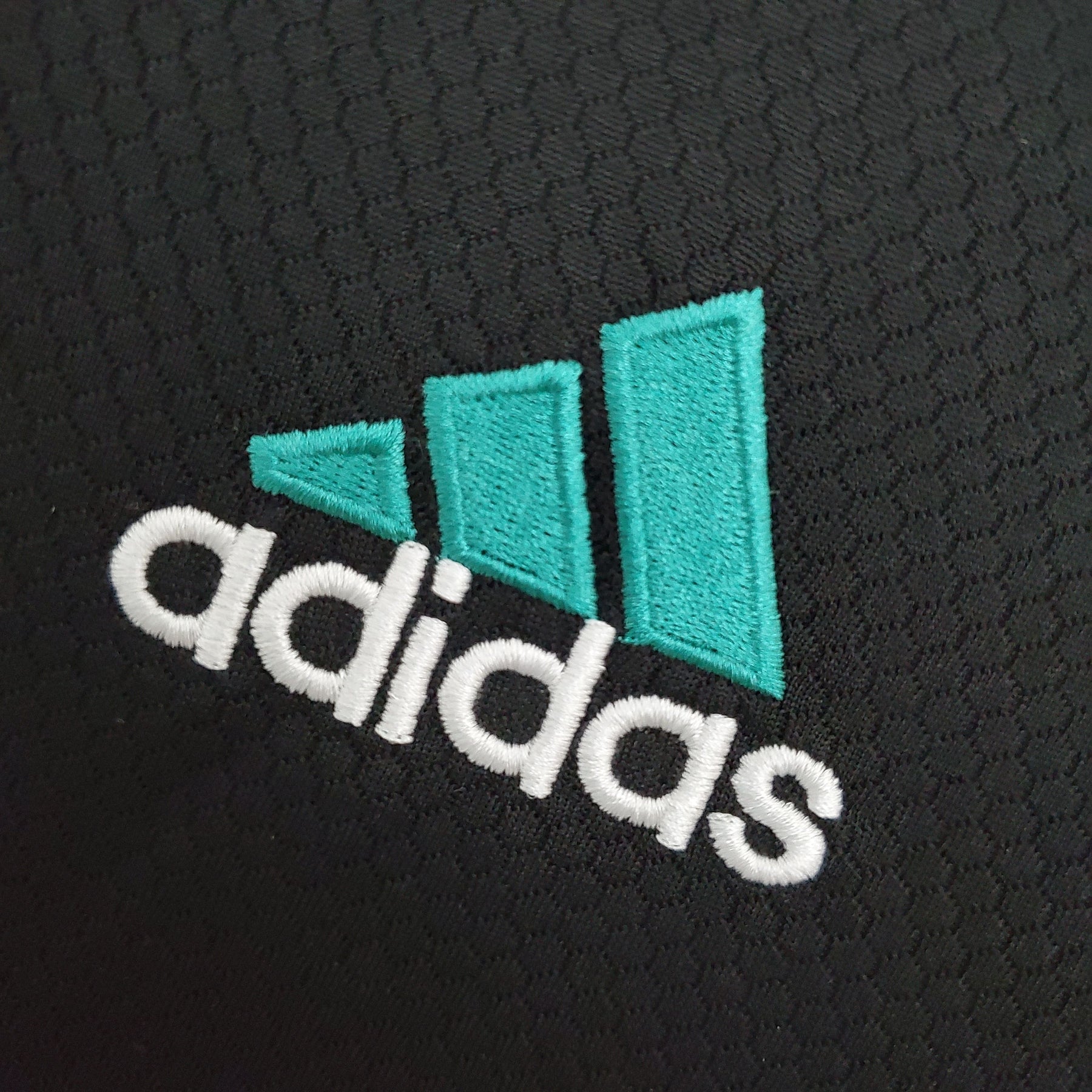 Camisa de Treino Real Madrid 21/22 – Preto e Verde