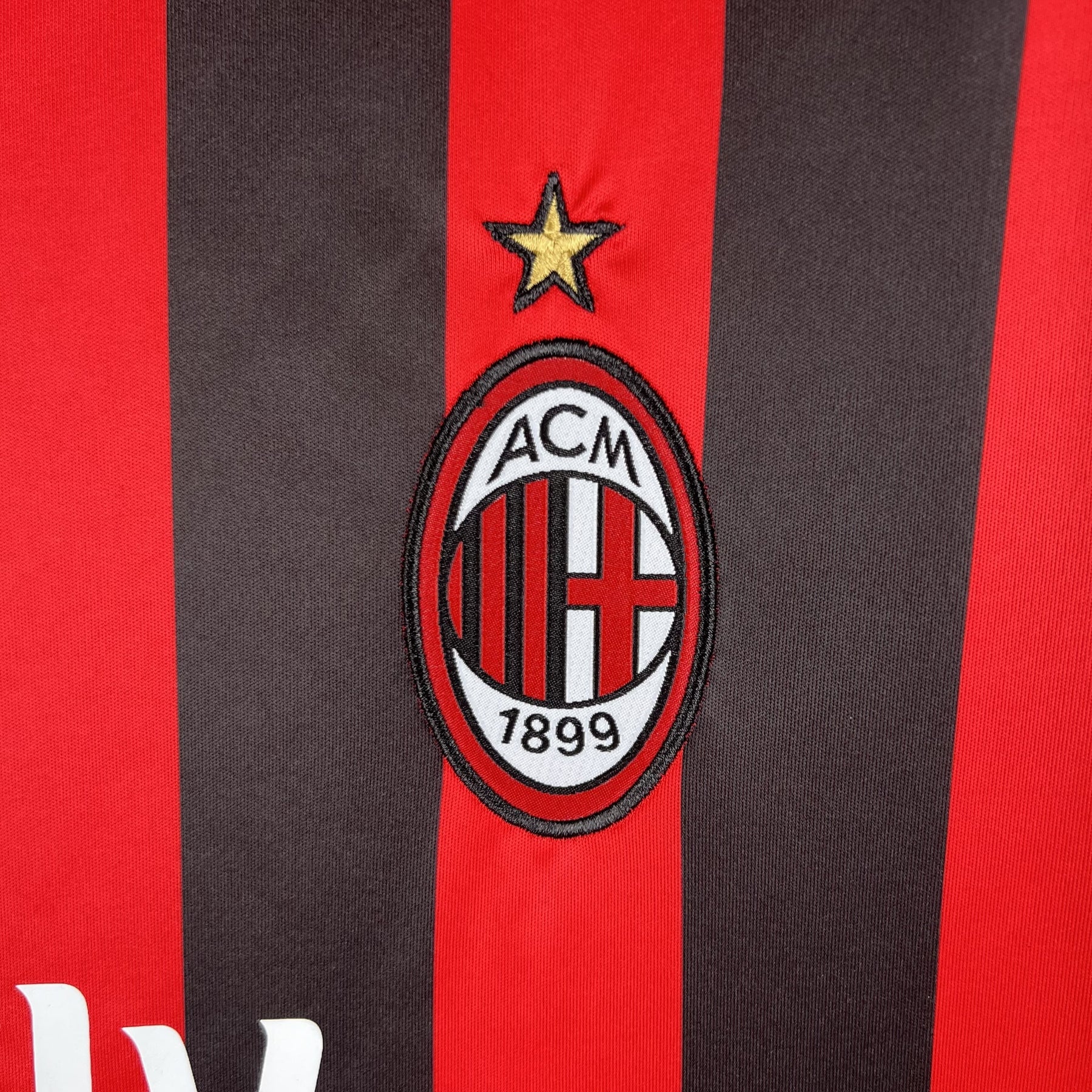 Camisa Retrô AC Milan 17/18 – Modelo Home