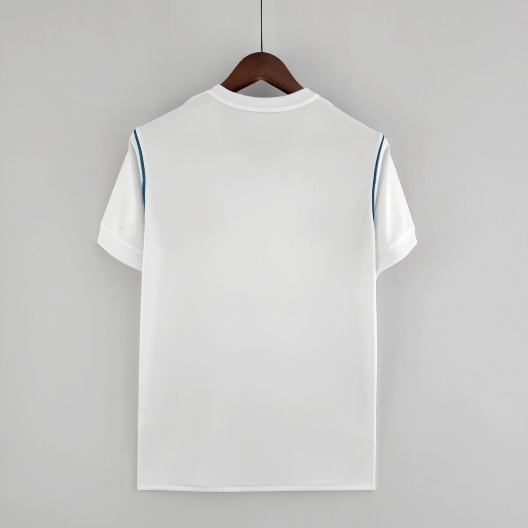 Camisa Retrô Real Madrid 17/18 – Versão Torcedor Home