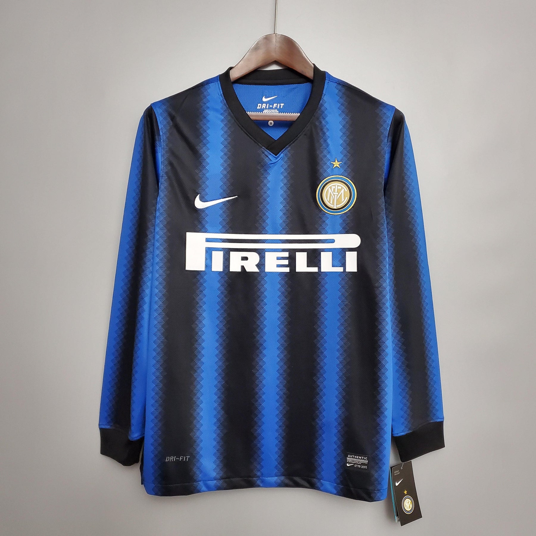 Camisa Manga Longa Retrô Inter de Milão I 10/11 Nike - Azul e Preto