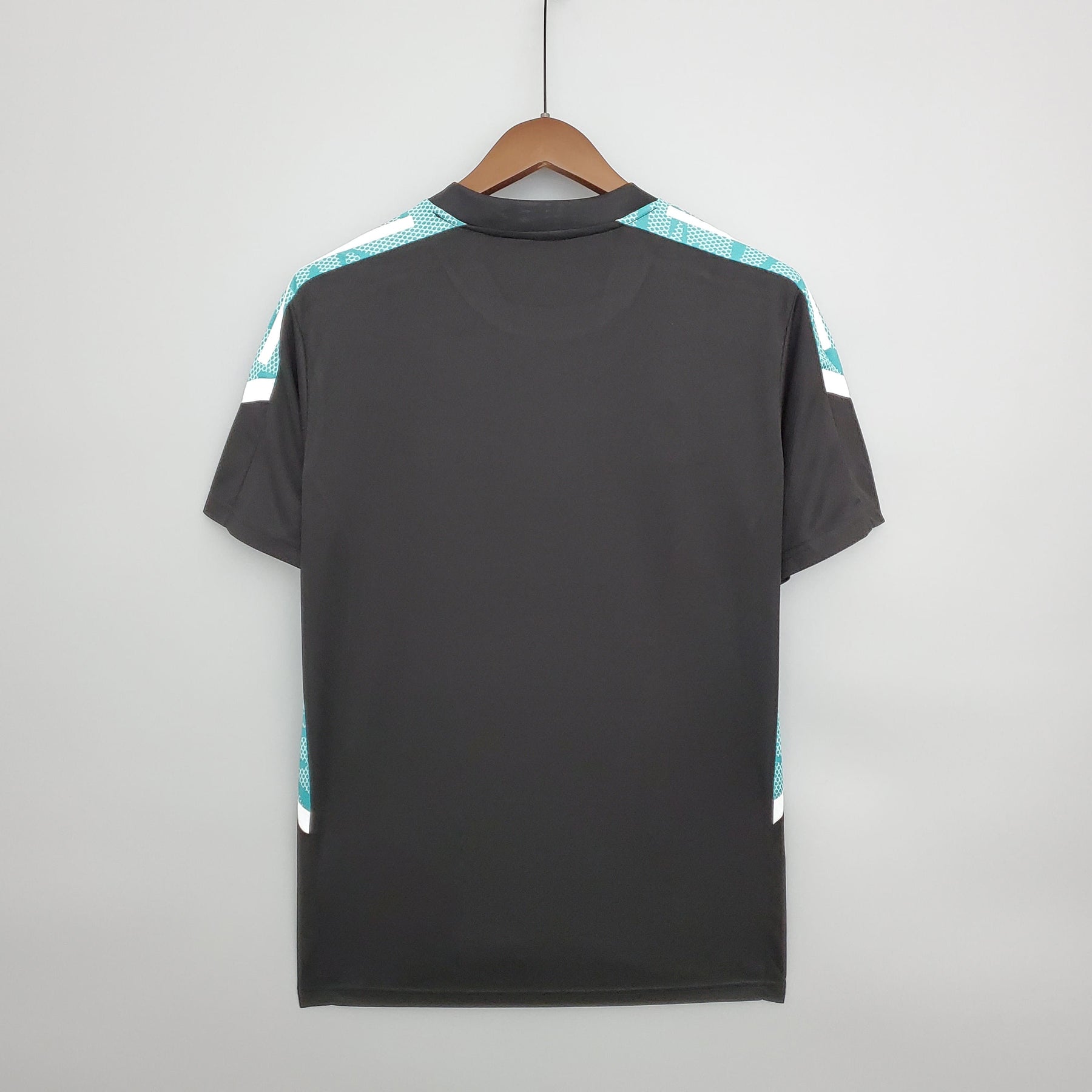 Camisa de Treino Real Madrid 21/22 – Preto e Verde