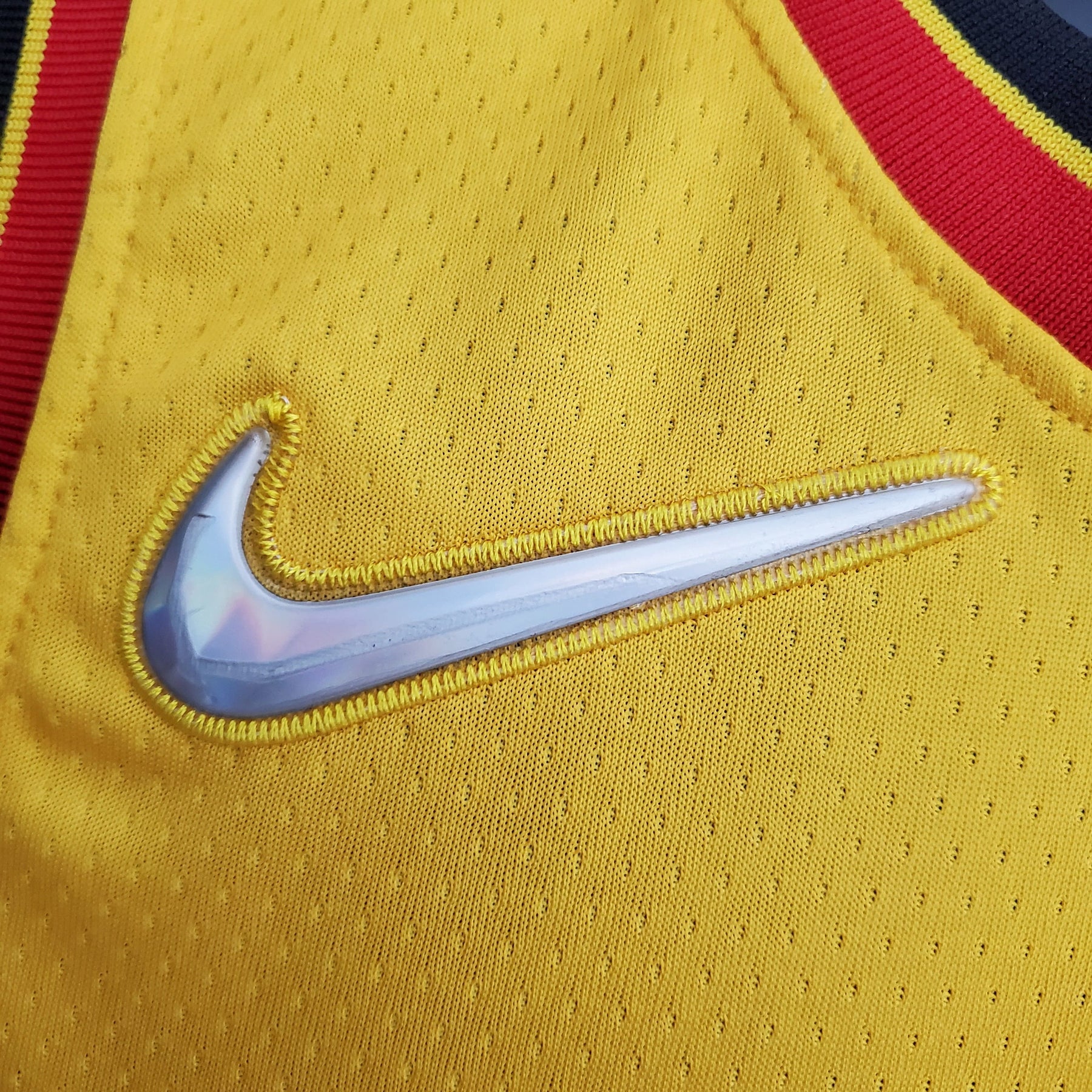 Camisa Atlanta Hawks 75º Aniversário Temporada 2022 City Edition Amarela Young – NBA