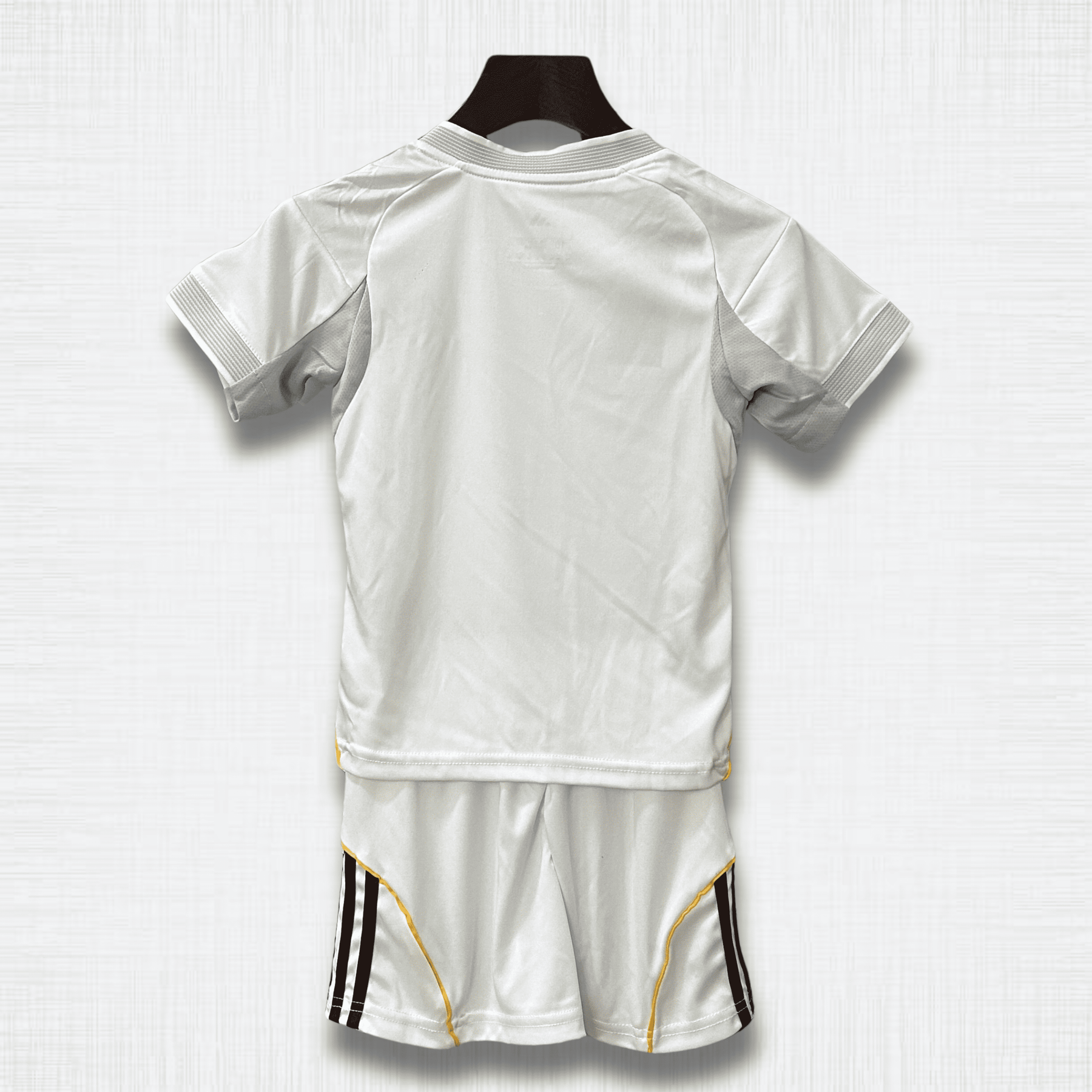 Conjunto Infantil Real Madrid 25/26 – Home