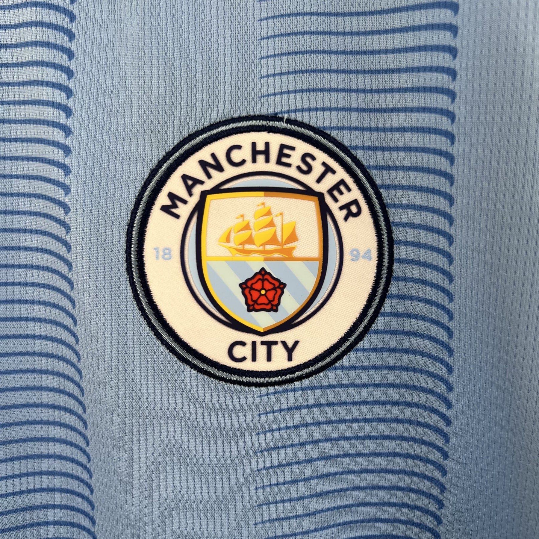 Manchester City 23/24 – Camisa Torcedor Azul Clássica