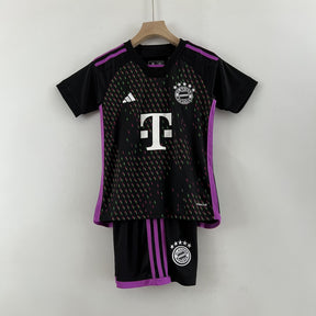 Conjunto Infantil Bayern de Munique 23/24 – Away