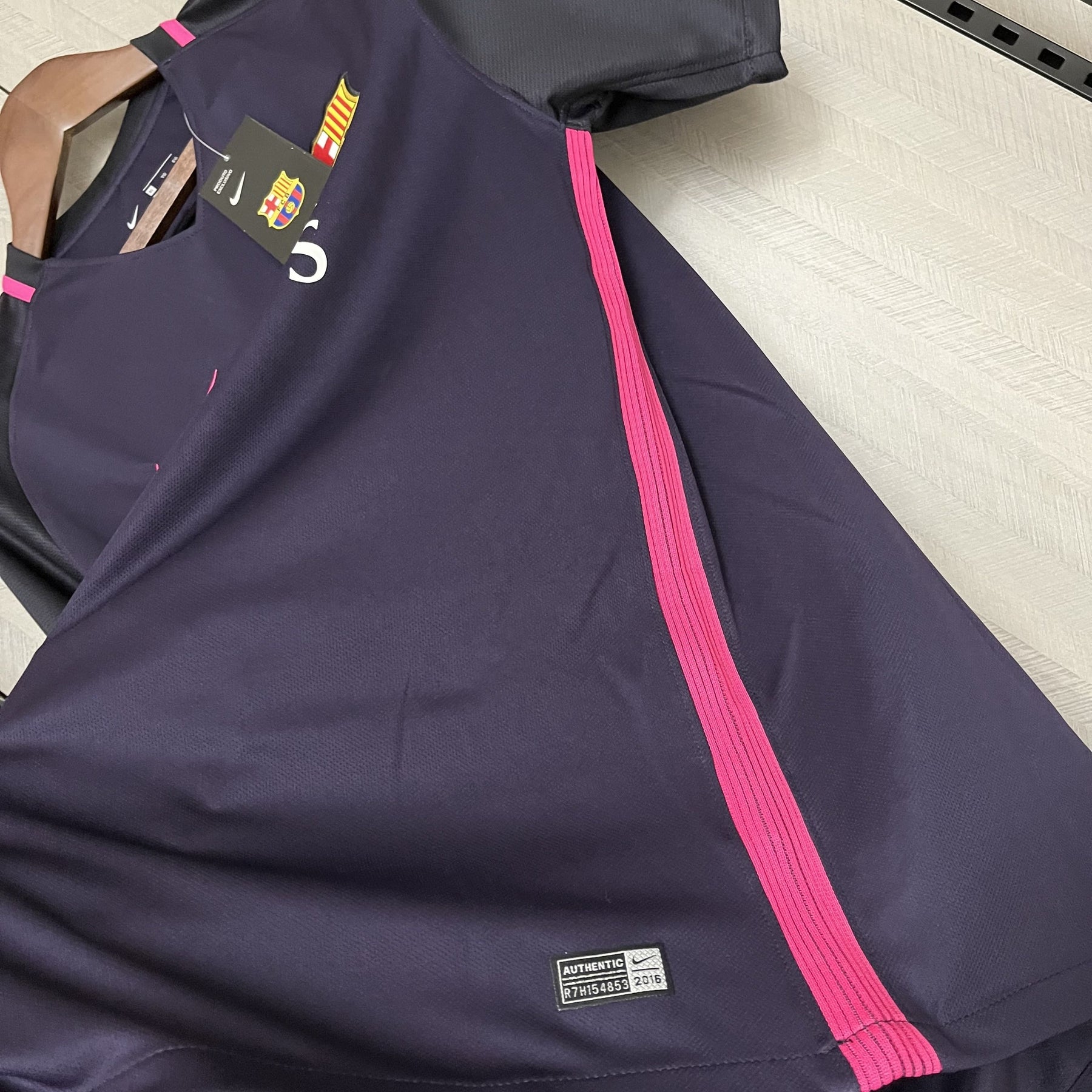 Camisa Retrô Barcelona 16/17 – Away Torcedor Neymar Jr Nº11 Masculina