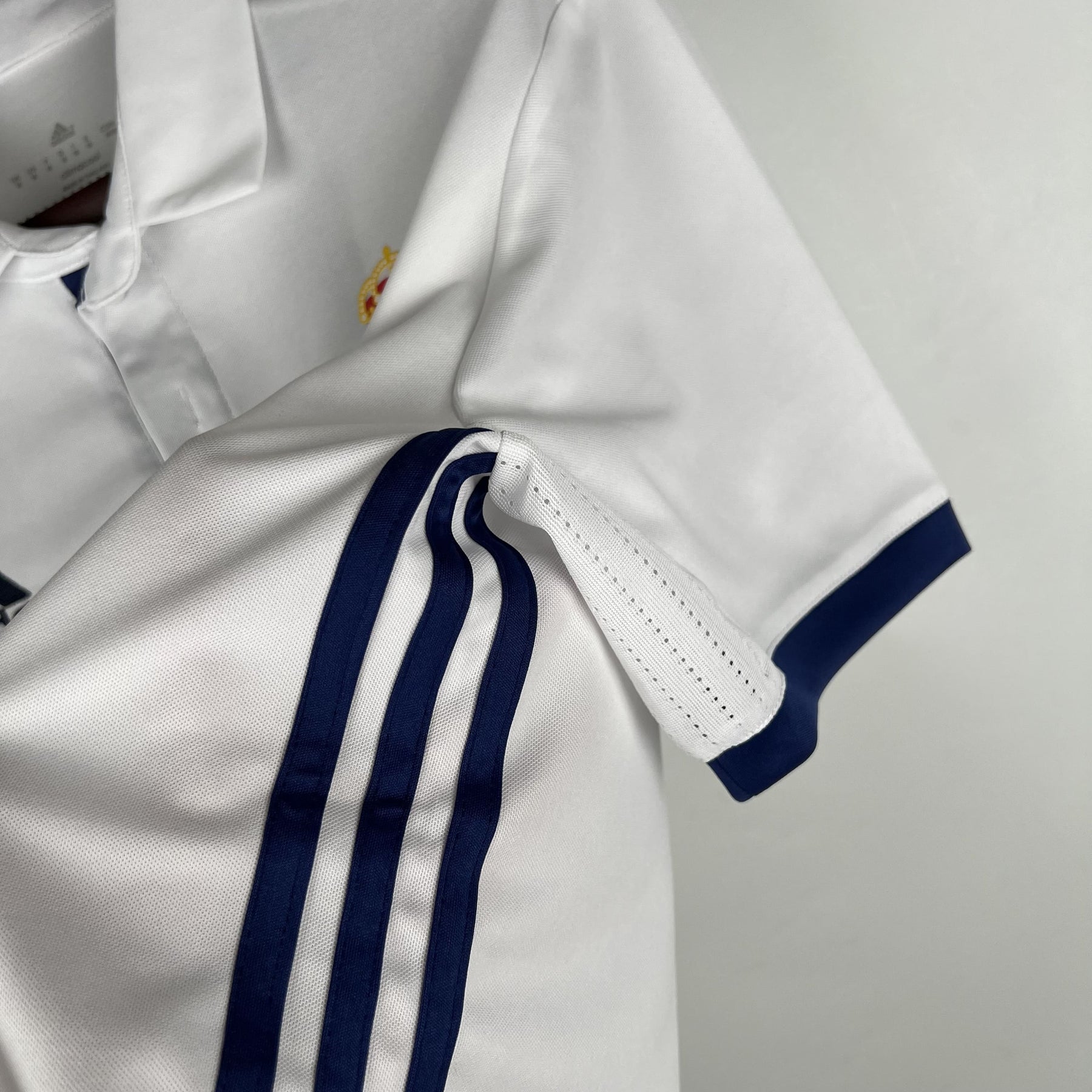 Camisa Retrô Histórica Real Madrid 16/17 – Home